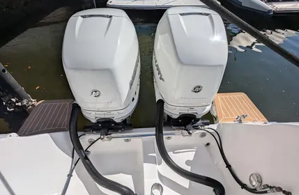 2017-intrepid-327-center-console-power-9678754-20250209082330948-1_XLARGE