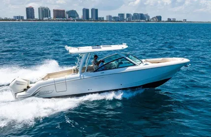 2019 Boston Whaler 320 Vantage| 32'