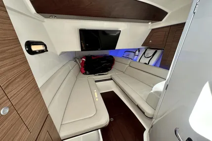 2019-boston-whaler-350-realm-power-9779111-20250501141226503-1_XLARGE