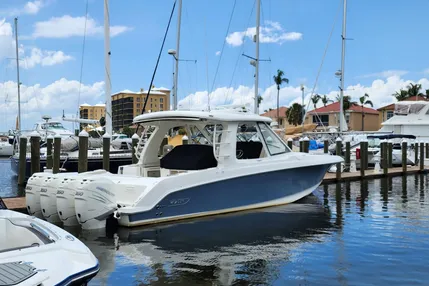 2019 Boston Whaler 380 Realm| 38'