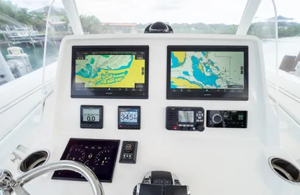 2019-intrepid-400-center-console-power-9827822-20250605063948326-1_XLARGE