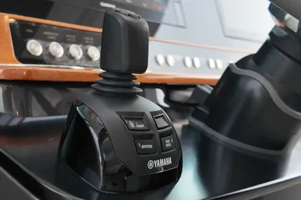 2019-tiara-yachts-38-ls-power-9875049-20250718111326525-11
