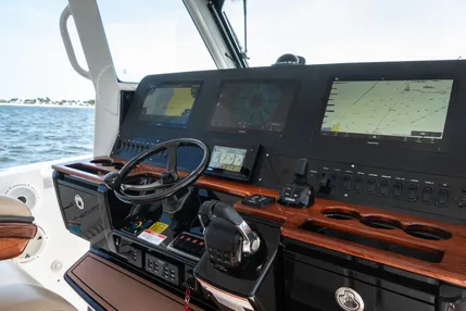 2020-everglades-435-center-console-power-9821244-20250530151718678-1_XLARGE