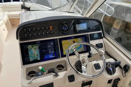 2021-grady-white-freedom-335-power-9767645-20250422122940834-1_XLARGE