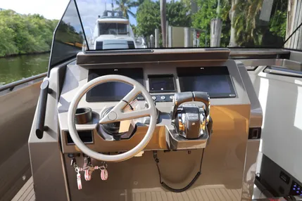 2021-vanquish-yachts-vq40-power-9651219-20250110051728231-1_XLARGE