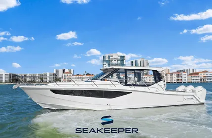 2022 Boston Whaler 405 Conquest| 40'