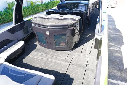 2022-mti-50v-center-console-power-9722074-20250320052425696-1_XLARGE