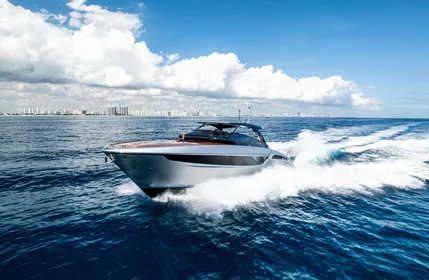 2022-riva-dolceriva-power-9682885-20250304134650143-1_XLARGE