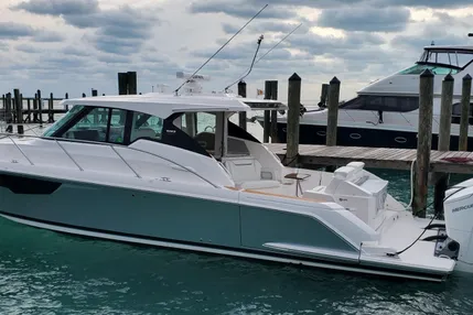 2022-tiara-yachts-43-le-power-9615736-20241118140156461-1_XLARGE