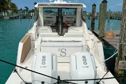 2022-tiara-yachts-43-le-power-9615736-20241118140200475-1_XLARGE