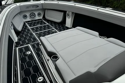 2024-nor-tech-392-super-fish-power-9586073-20241223124323032-1_XLARGE