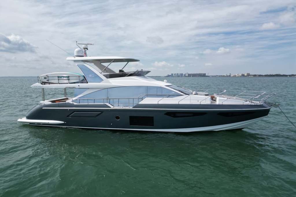 60_azimut_flybridge_1709223067317