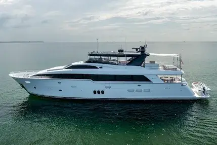 2015 Hatteras 100 Raised Pilothouse| 102'