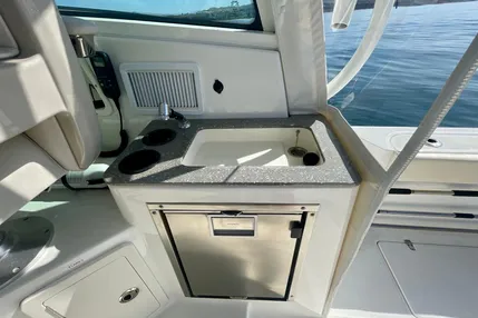 2018-boston-whaler-315-conquest-power-9751074-20250408160111947-1_XLARGE