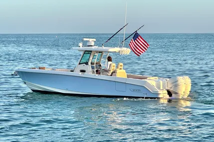 2018 Boston Whaler 330 Outrage| 33'