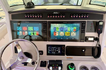 2018-boston-whaler-330-outrage-power-261730-20250624223650604-0