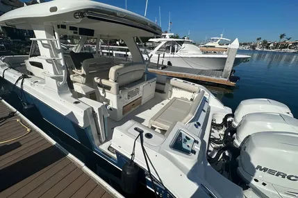 2019-boston-whaler-350-realm-power-9606393-970707120-0-071120241526-4