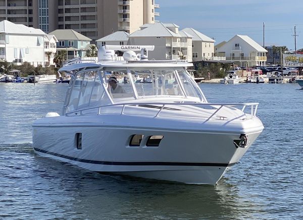 2020 Intrepid 407 Cuddy