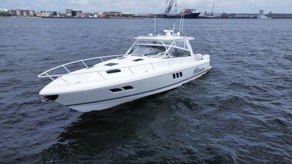 2020 Intrepid 475 Sport Yacht