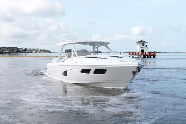 2024 Intrepid 41 Valor