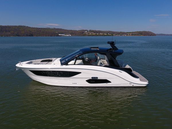2024 Sea Ray Sundancer 370