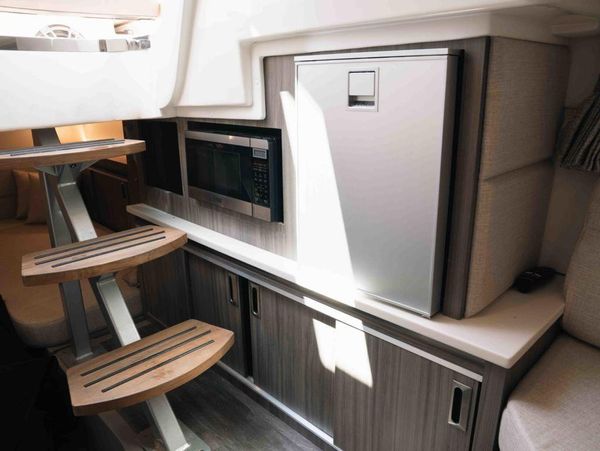 2025-sea-ray-sundancer-320-power-9760035-984907753-0-020720251841-24