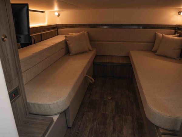 2025-sea-ray-sundancer-320-power-9760035-984907769-0-020720251841-26
