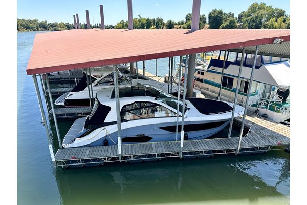 2025 Sea Ray Sundancer 370