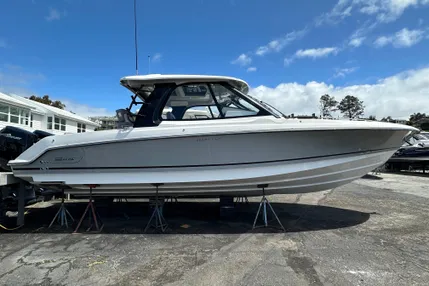 2024 Boston Whaler 380 Realm| 38'