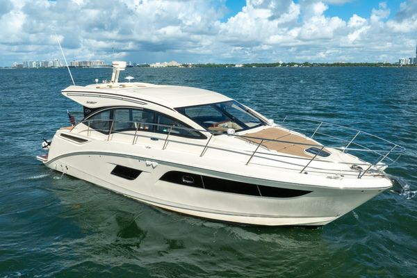 2016 Sea Ray 400 Sundancer
