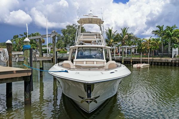 2018-boston-whaler-42-outrage-w-tower-power-9913249-20250818021632856-3