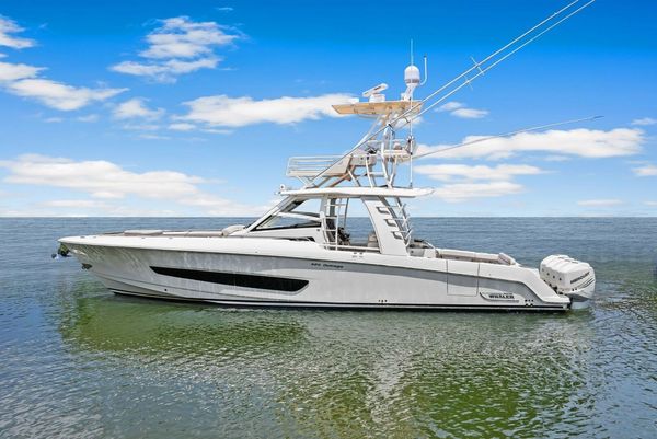 2018 Boston Whaler 42 Outrage w/ Tower