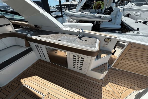 2019-sea-ray-slx-400-power-9849295-20250801125240792-5