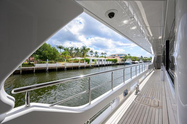 2020-westport-motor-yacht-power-9322529-20240419130324984-1_XLARGE