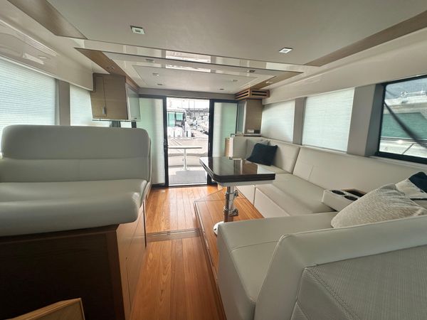 2021-tiara-yachts-f44-flybridge-power-9818037-20250528101934842-1_XLARGE