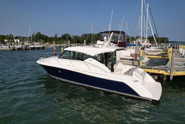 2022-tiara-yachts-c39-coupe-power-9892636-20250801084616512-1