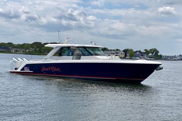 2023-tiara-yachts-48-ls-power-9910182-20250814105106096-3