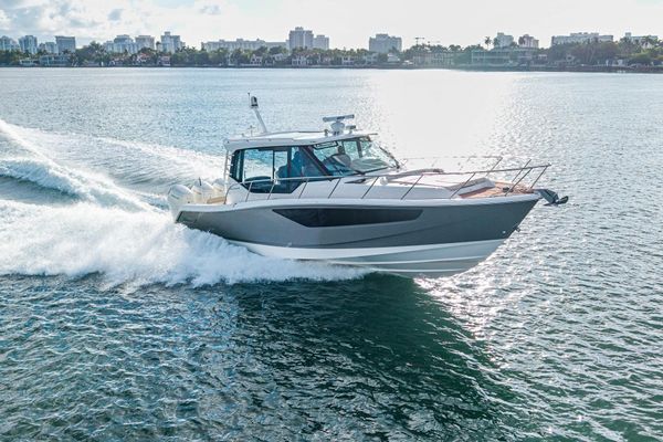 2024-boston-whaler-405-conquest-power-9909114-20250813133226021-2