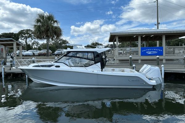 2025 Boston Whaler 325 Conquest