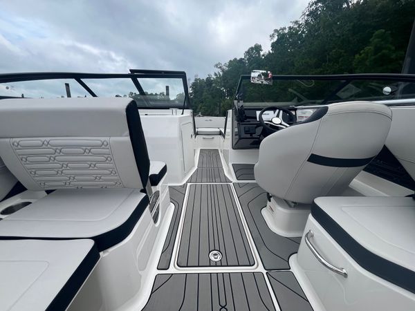 2025-sea-ray-spx-210-outboard-power-9927361-20250828184954173-1