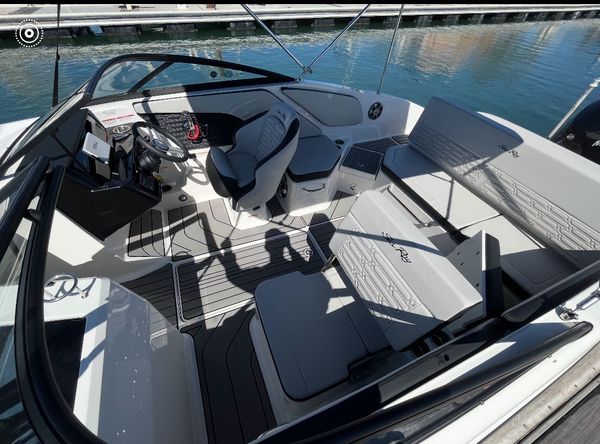 2025-sea-ray-spx-210-outboard-power-9927361-20250828184954193-4