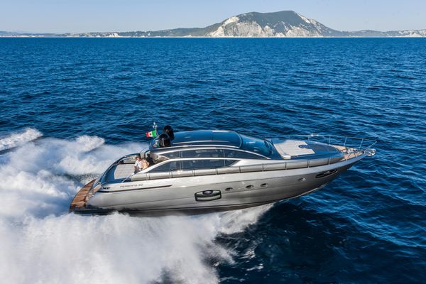 2018 Pershing 62