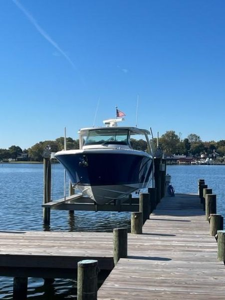 2021 Tiara Yachts 38 LS